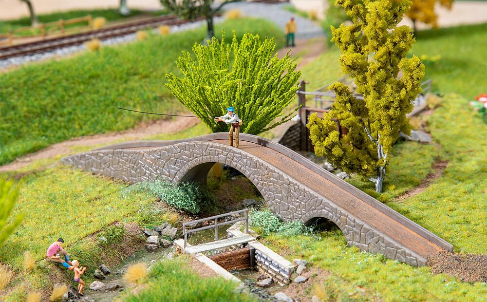 2 Fußgängerbrücken 2 Fußgängerbrücken von Faller