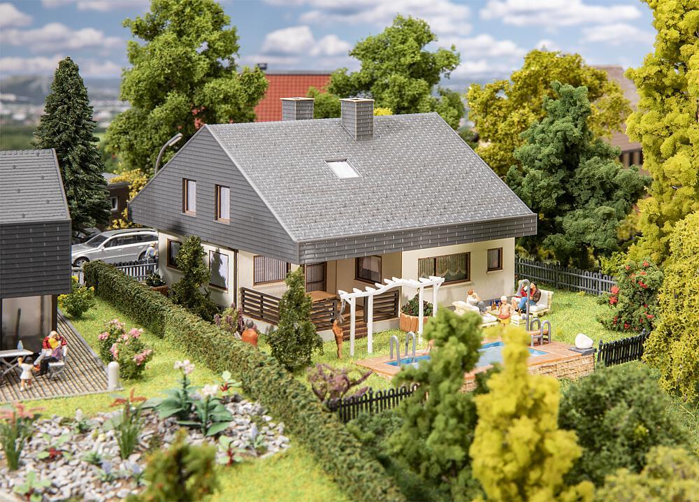 Bungalow mit Plattendach Bungalow mit Plattendach von Faller