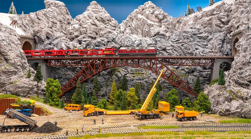 Eisenbahn-Stahlbrücke - Monatsmodell April Eisenbahn-Stahlbrücke - Monatsmodell April von Faller