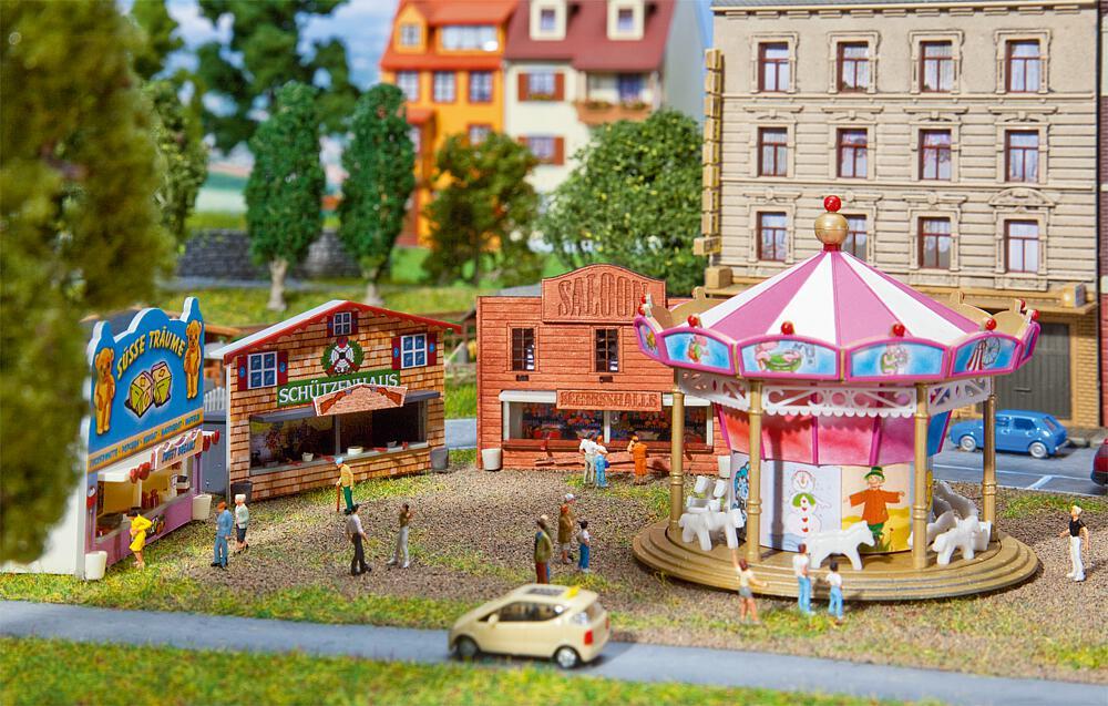 Kirmes-Set - Monatsmodell September Kirmes-Set - Monatsmodell September von Faller