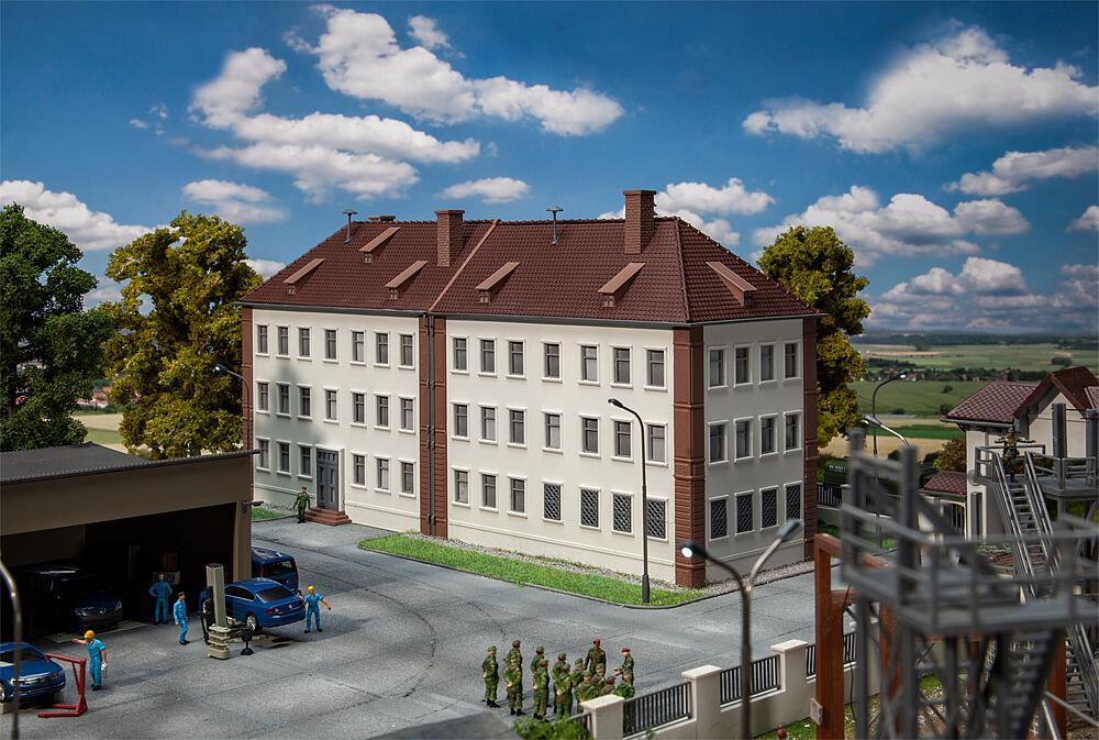 Mannschaftsgebäude Mannschaftsgebäude von Faller