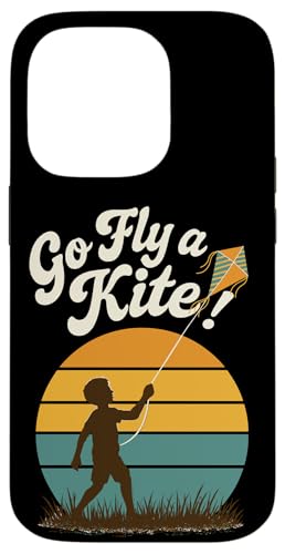Go Fly a Kite Retro Sonnenuntergang Kind fliegender Drachen Szene Kunst Hülle für iPhone 14 Pro Go Fly a Kite Retro Sonnenuntergang Kind fliegender Drachen Szene Kunst Hülle für iPhone 14 Pro von Family Flight Kites Outdoor Fun by NLTS