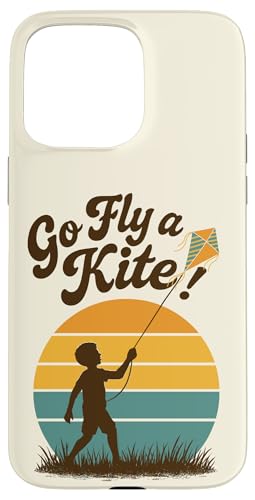 Go Fly a Kite Retro Sonnenuntergang Kind fliegender Drachen Szene Kunst Hülle für iPhone 15 Pro Max Go Fly a Kite Retro Sonnenuntergang Kind fliegender Drachen Szene Kunst Hülle für iPhone 15 Pro Max von Family Flight Kites Outdoor Fun by NLTS