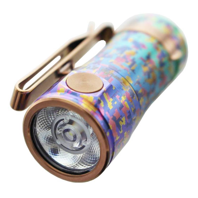 Fenix E16 Ti Titan LED Taschenlampe, Farbe Galaxy-Blue mit li-Ion Akku und Micro-USB Ladekabel von Fenix