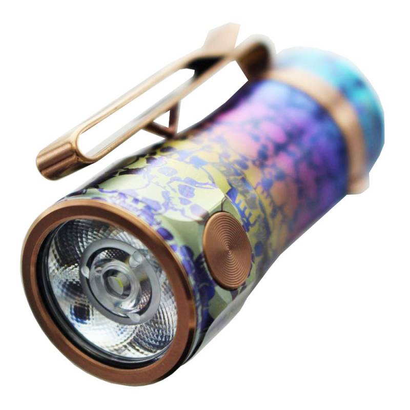 Fenix E16 Ti Titan LED Taschenlampe, Farbe Phantom Blue mit Li-ion Akku und Micro-USB Ladekabel von Fenix
