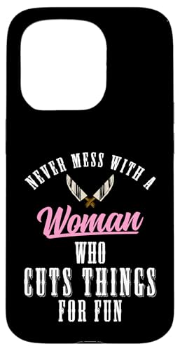 Never Mess With A Woman Who Cuts Things Meat Cutter Butcher Hülle für iPhone 15 Pro Never Mess With A Woman Who Cuts Things Meat Cutter Butcher Hülle für iPhone 15 Pro von Fleischer Fleisch Schneider Metzger