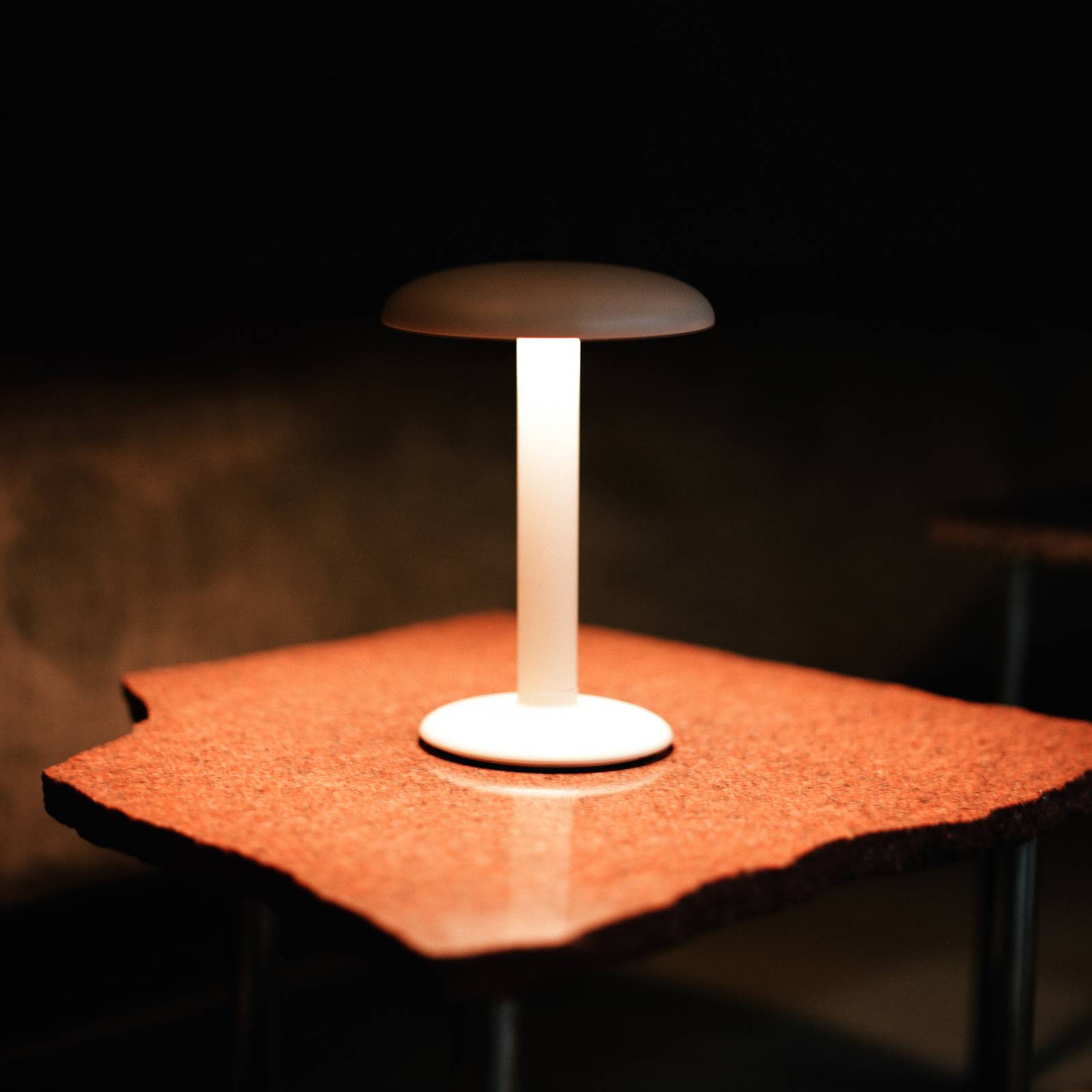 FLOS Gustave LED-Tischleuchte, Akku 927 weiß FLOS Gustave LED-Tischleuchte, Akku 927 weiß von Flos Architectural