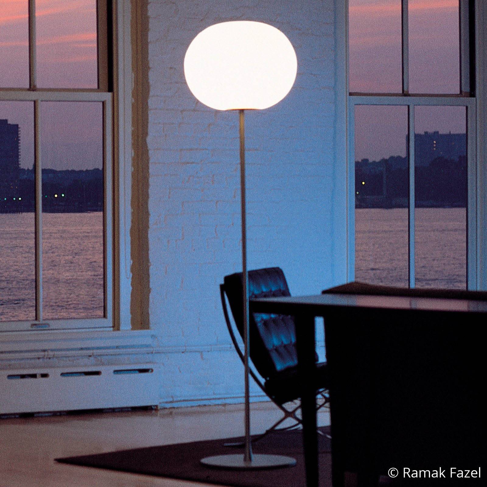 FLOS Glo-Ball Floor 2 Stehleuchte, silber matt FLOS Glo-Ball Floor 2 Stehleuchte, silber matt von Flos