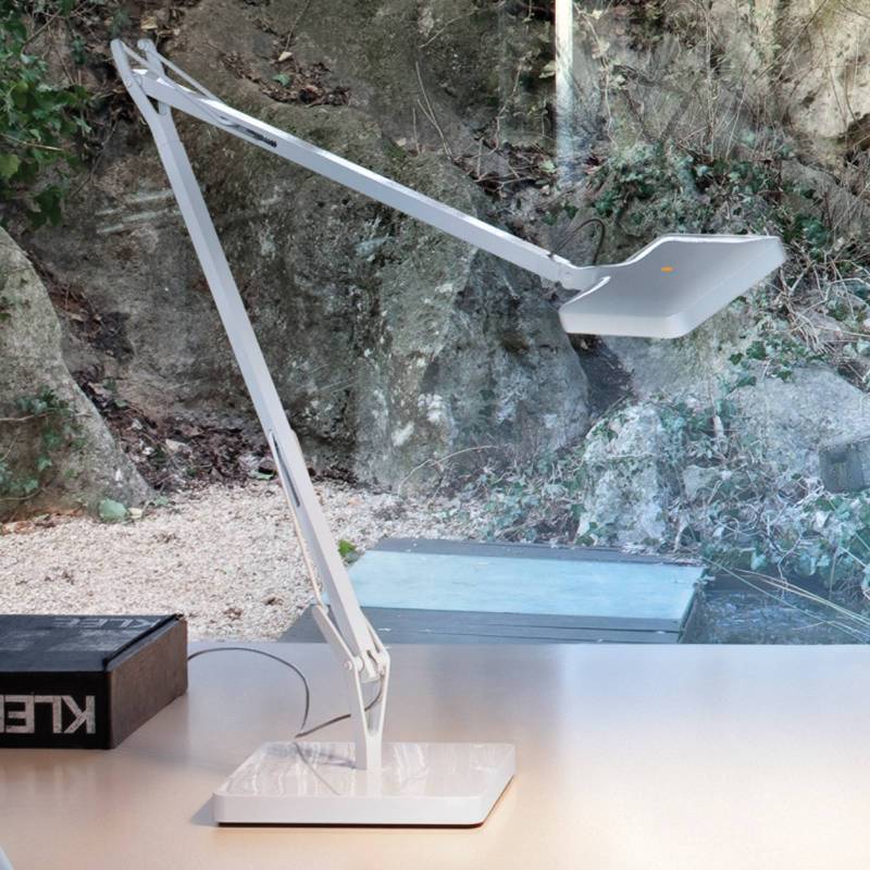 FLOS Kelvin Edge - weiße LED-Schreibtischlampe von Flos