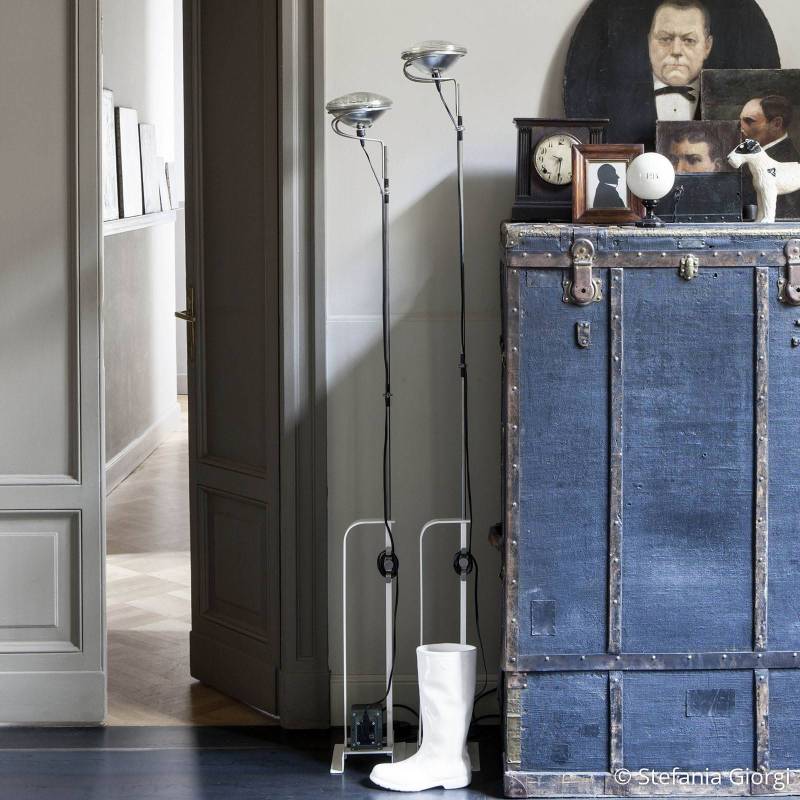 FLOS Toio Design-Stehleuchte Gx16d-LED weiß von Flos