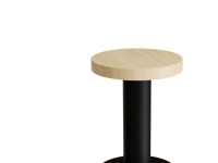 Taburette Marie, 440 mm, Massiv eg, Alu stel Taburette Marie, 440 mm, Massiv eg, Alu stel von Form o Miljö