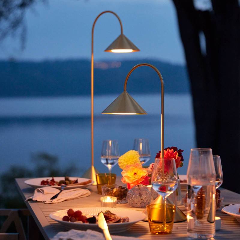 FRANDSEN LED-Stehlampe Grasp, messingfarben, Höhe 72 cm von Frandsen
