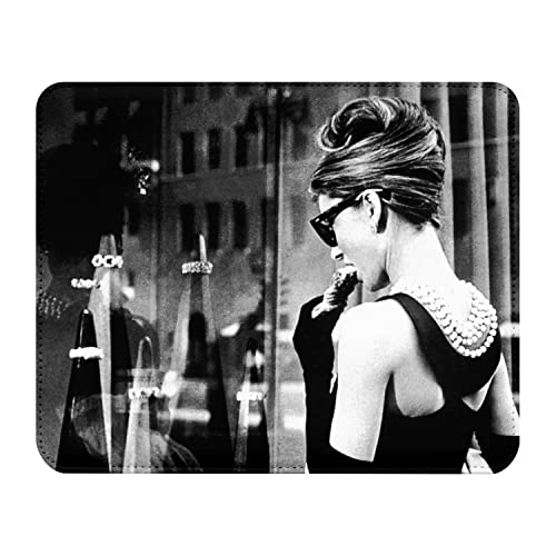 Mauspad in Leder-Optik Audrey Hepburn Schauspielerin Film Star Hollywood Foto Vintage 22 x 18 cm von French Unicorn