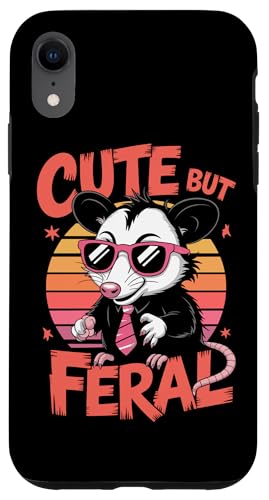 Niedliches, aber wildes Opossum Hülle für iPhone XR von Funny Cute But Feral Gifts for Women and Men
