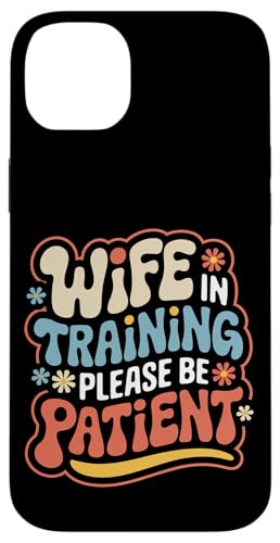 Ehefrau Ehefrau im Training bitte haben Sie Geduld Hülle für iPhone 14 Plus Ehefrau Ehefrau im Training bitte haben Sie Geduld Hülle für iPhone 14 Plus von Funny Wife Marriage Couple Wedding Anniversary