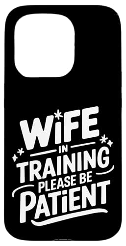 Ehefrau Ehefrau im Training bitte haben Sie Geduld Hülle für iPhone 15 Pro Ehefrau Ehefrau im Training bitte haben Sie Geduld Hülle für iPhone 15 Pro von Funny Wife Marriage Couple Wedding Anniversary