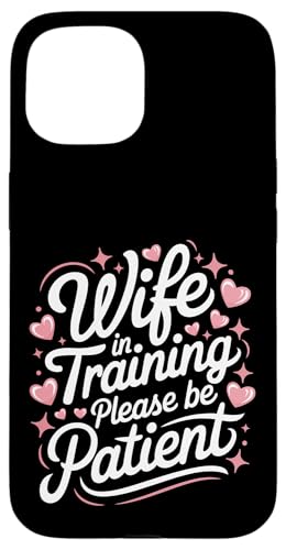 Ehefrau Ehefrau im Training bitte haben Sie Geduld Hülle für iPhone 15 Ehefrau Ehefrau im Training bitte haben Sie Geduld Hülle für iPhone 15 von Funny Wife Marriage Couple Wedding Anniversary