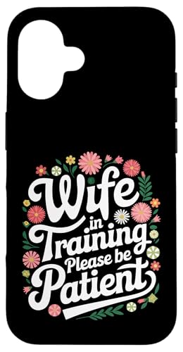 Ehefrau Ehefrau im Training bitte haben Sie Geduld Hülle für iPhone 16 Ehefrau Ehefrau im Training bitte haben Sie Geduld Hülle für iPhone 16 von Funny Wife Marriage Couple Wedding Anniversary