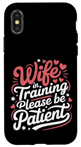 Ehefrau Ehefrau im Training bitte haben Sie Geduld Hülle für iPhone X/XS Ehefrau Ehefrau im Training bitte haben Sie Geduld Hülle für iPhone X/XS von Funny Wife Marriage Couple Wedding Anniversary