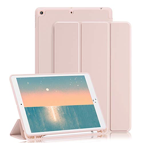 GHINL Schutzhülle für iPad 8/7. Generation (2020/2019), iPad 10,2 Zoll (25,7 cm), mit Stifthalter [Sleep/Wake-], dünn und weich, TPU-Rückseite mit magnetischem Ständer (Hellrosa) von GHINL