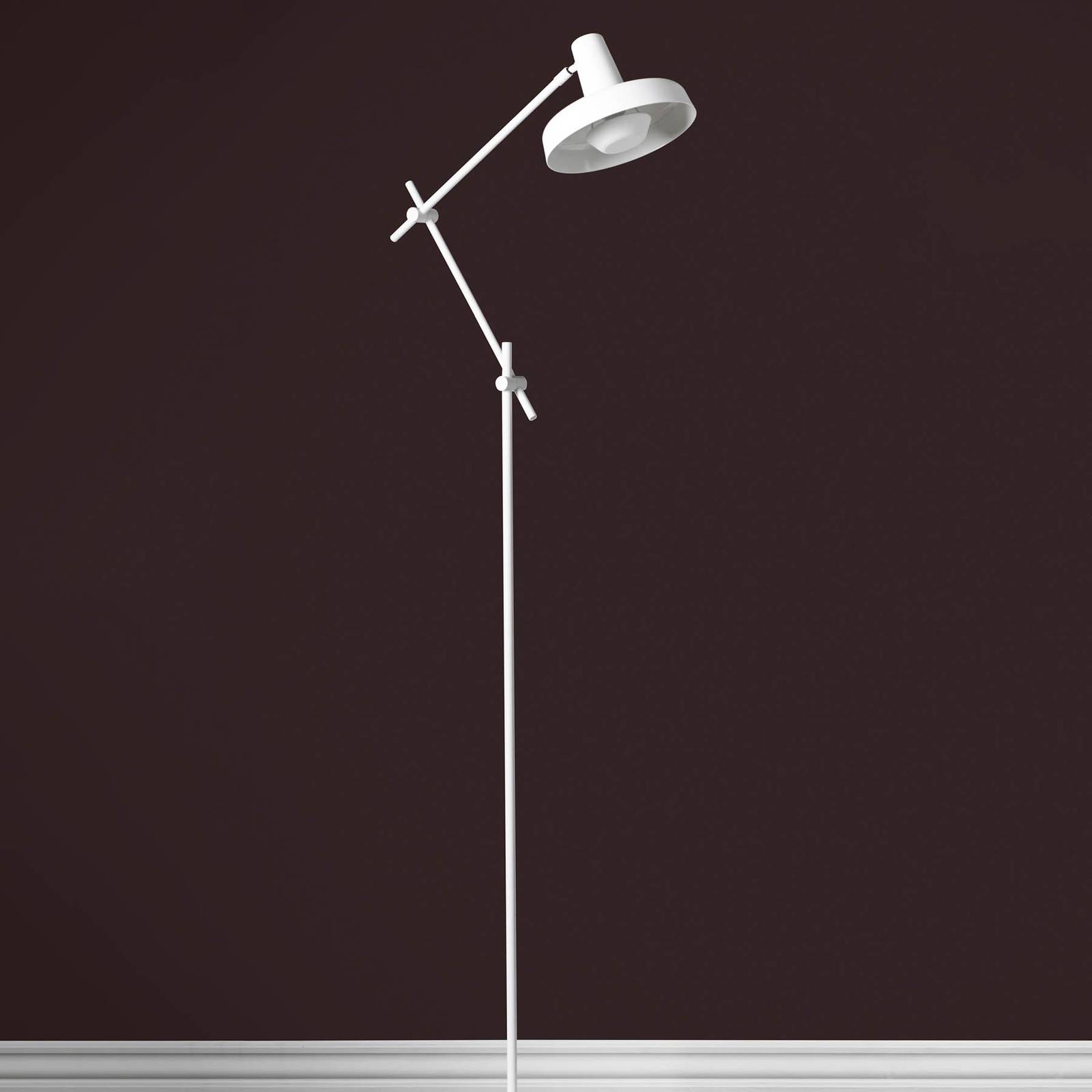 GRUPA Arigato Stehlampe, dreiteiliger Arm, weiß GRUPA Arigato Stehlampe, dreiteiliger Arm, weiß von GRUPA
