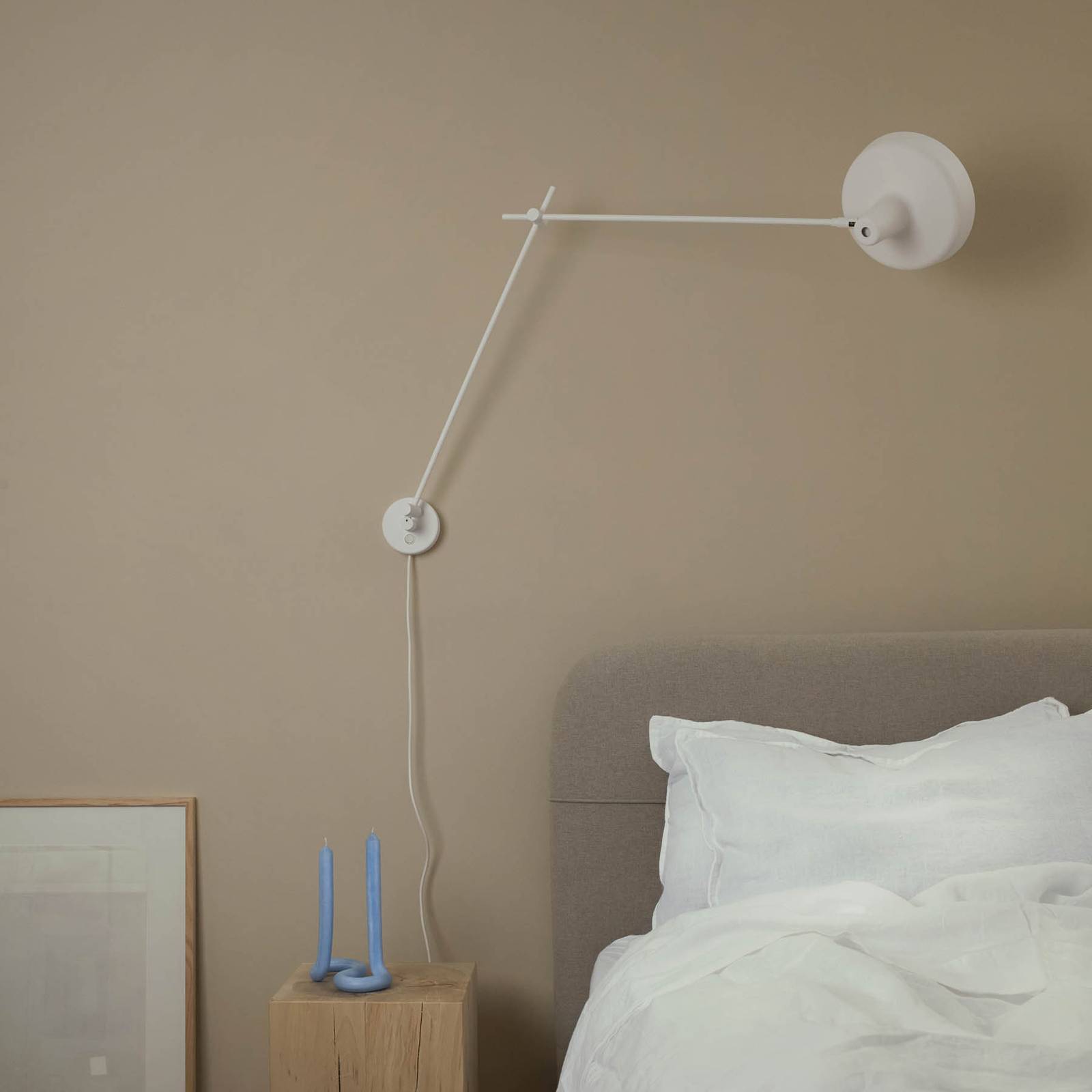 GRUPA Arigato Wandlampe 1-flammig 110cm Ø23cm weiß GRUPA Arigato Wandlampe 1-flammig 110cm Ø23cm weiß von GRUPA