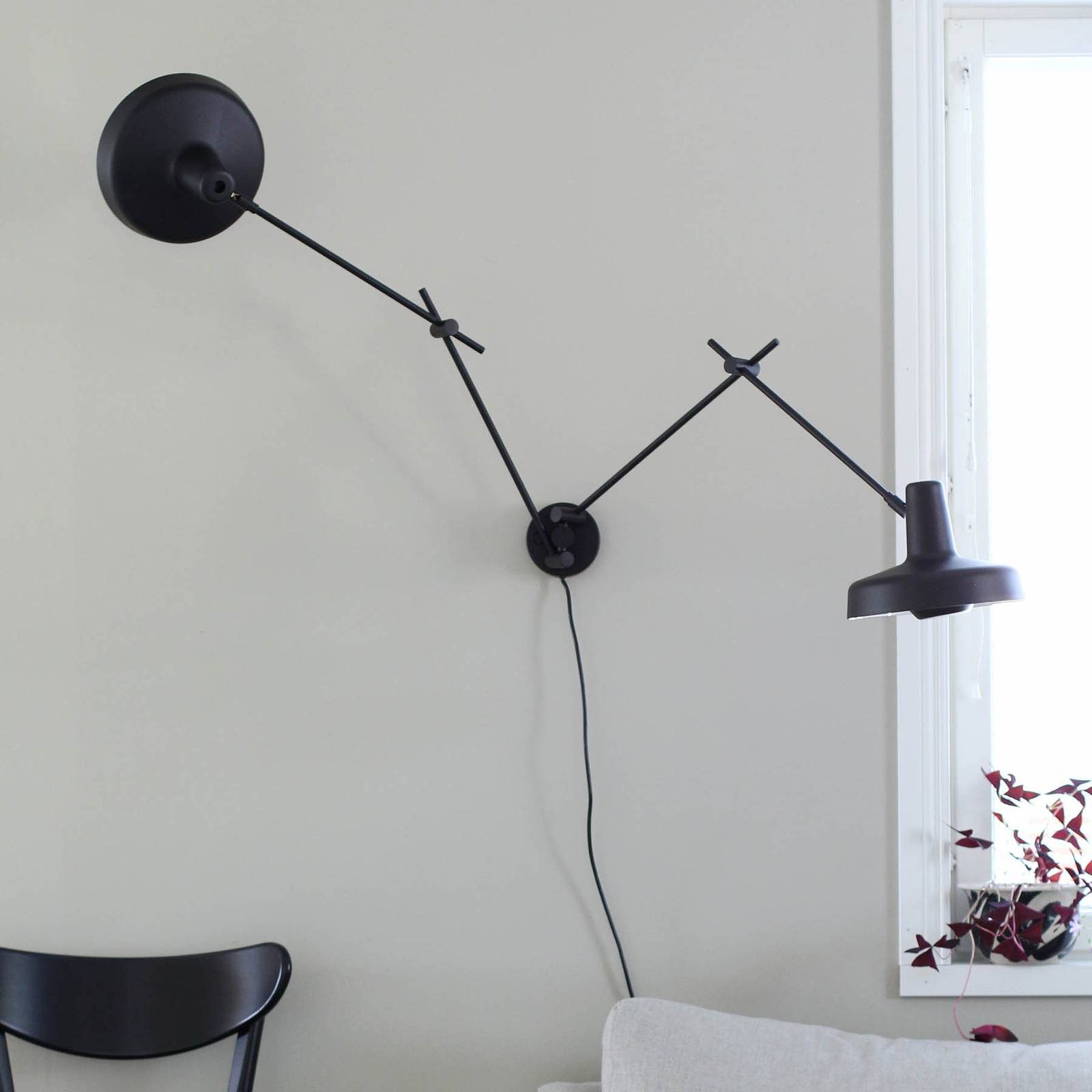 GRUPA Arigato Wandleuchte 2-flammig 70cm schwarz GRUPA Arigato Wandleuchte 2-flammig 70cm schwarz von GRUPA