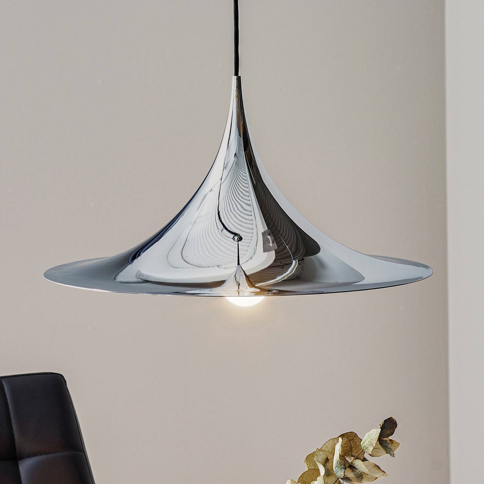 GUBI Hängeleuchte Semi, Ø 47 cm, chrom GUBI Hängeleuchte Semi, Ø 47 cm, chrom von GUBI