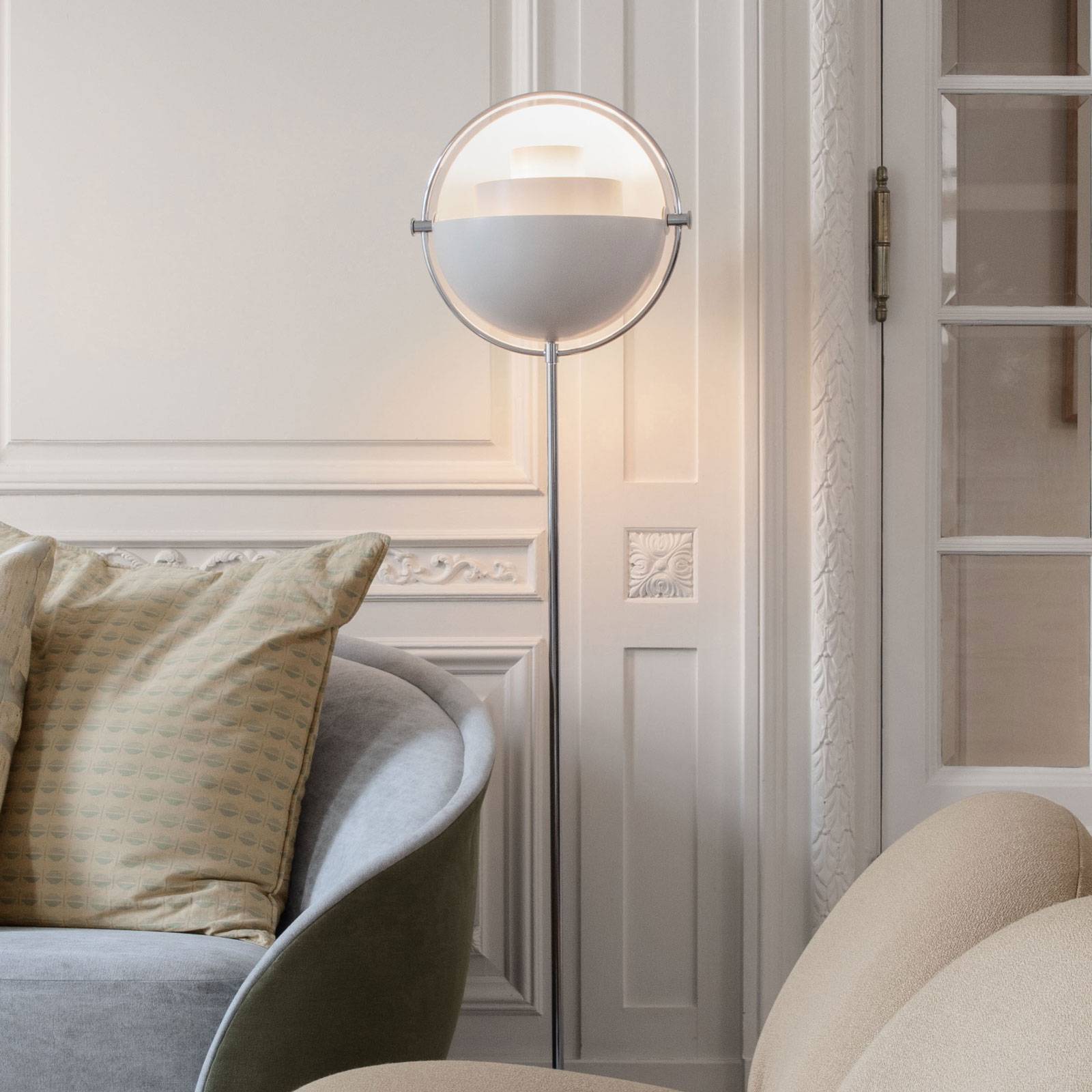 GUBI Stehleuchte Multi-Lite, Höhe 148 cm, chrom/weiß GUBI Stehleuchte Multi-Lite, Höhe 148 cm, chrom/weiß von GUBI