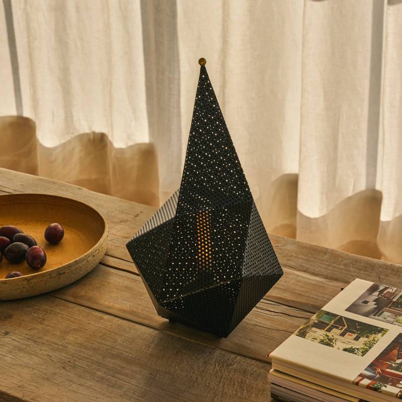 Gubi Akku-Tischleuchte Bagdad, schwarz, Höhe 36 cm von GUBI