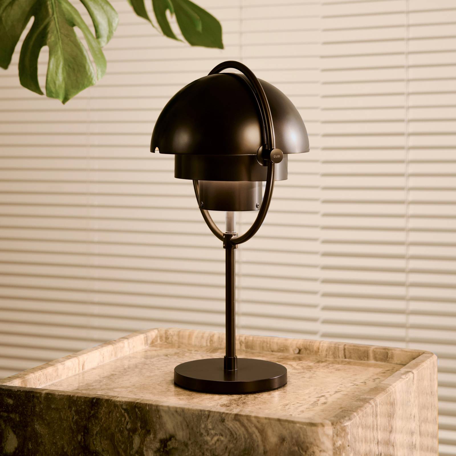 Gubi Akku-Tischleuchte-Multi-Lite, schwarz Metall Höhe 30 cm Gubi Akku-Tischleuchte-Multi-Lite, schwarz Metall Höhe 30 cm von GUBI