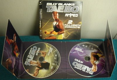 Billy Blanks' Tae-Bo Amped: 2 Workouts on 2 DVDs - Rockin' Abs and Rockin' Buns von Gaiam