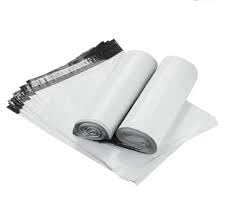 Versandtaschen, selbstklebend, 40 x 55 cm, 100 Stück, weiß, wasserdicht und robust, recycelter Kunststoff, Versandtaschen für Kleidung, Geschenke, Verpackungen und Verpackungen (L 40 x 55 cm) von Genérico
