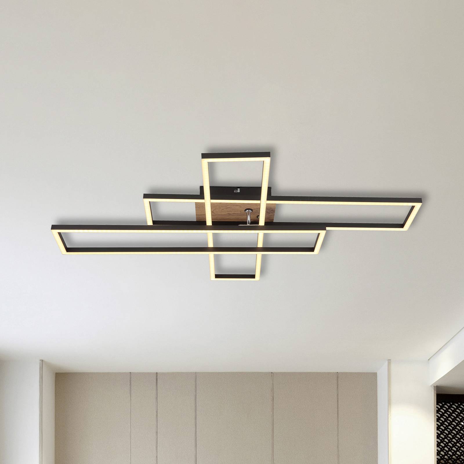 LED-Deckenlampe Dakari, Länge 80 cm, schwarz/holz, 3-flg. LED-Deckenlampe Dakari, Länge 80 cm, schwarz/holz, 3-flg. von Globo