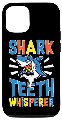 Haie: Haifischzahnflüsterer Hülle für iPhone 12/12 Pro Haie: Haifischzahnflüsterer Hülle für iPhone 12/12 Pro von Great White Shark Designs For Kids