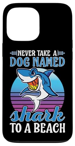 Haie: Nehmen Sie niemals einen Hund namens Shark mit an einen Strand Hülle für iPhone 13 Pro Max Haie: Nehmen Sie niemals einen Hund namens Shark mit an einen Strand Hülle für iPhone 13 Pro Max von Great White Shark Designs For Kids