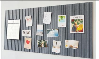 Grillix Filz Pinnwand aus Kork 60 x 40 cm, selbstklebende Korktafel mit Rahmen, modernes Design, geeignet für Büro, Schule, Wanddekoration, Innendekoration (Mond Hellgrau) von Grillix