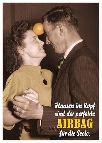 Gutsch Verlag Lustige Postkarte mit Retro-Paar und Zitrone - 'Flausen im Kopf sind der perfekte AIRBAG für die Seele' - Witzige Karte, Humorvolle Geschenkidee, Vintage Design. von Gutsch Verlag