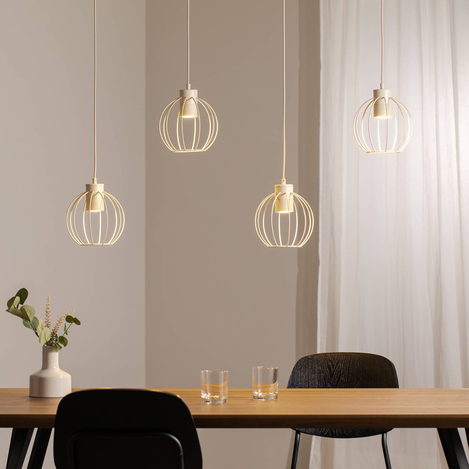 Hängelampe STARLIGHT, cremeweiß, 4-flg. Länge 100 cm Metall Hängelampe STARLIGHT, cremeweiß, 4-flg. Länge 100 cm Metall von HELam
