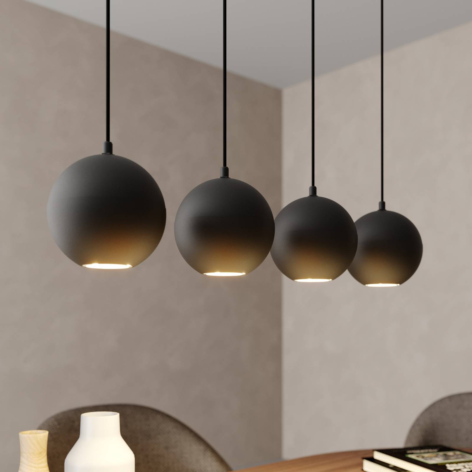 Pendelleuchte Midnight in Schwarz 4fl. lang Pendelleuchte Midnight in Schwarz 4fl. lang von HELam
