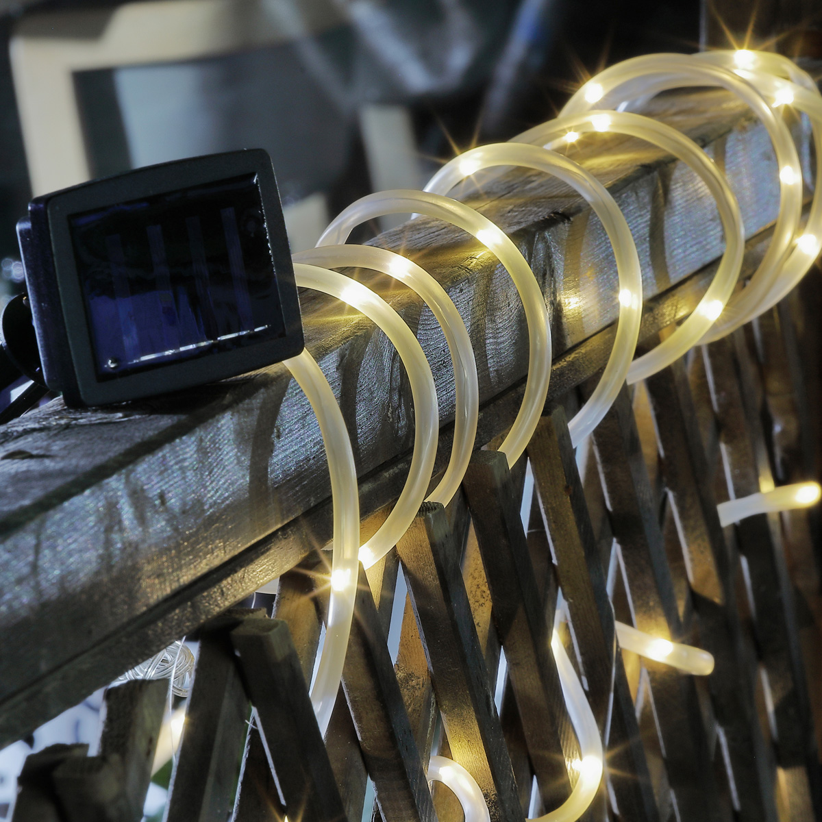 LED Solar Lichterschlauch - 50 warmweiße LED - inkl. Erdspieß - Außenbereich - L: 5m von HI