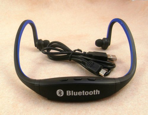 Sportliche Wireless Stereo Bluetooth Kopfhörer kompatibel mit iPhone, iPad, HTC, BlackBerry, Samsung, Nokia, PC, Laptop, PS3 und Anderen Bluetooth-fähige Geräten von HUKITECH