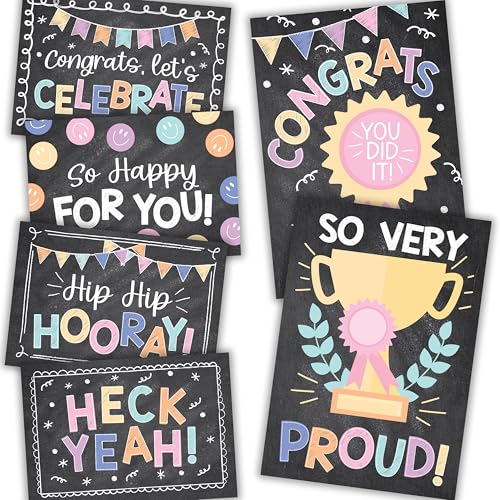 Hadley Designs Glückwunschkarten mit Umschlägen – 24 Stück Glückwunschkarten-Set, Glückwunschkarten mit Umschlägen, Großpackung Graduierungskarte 2025 – Kreidetafel-Thema Hadley Designs Glückwunschkarten mit Umschlägen – 24 Stück Glückwunschkarten-Set, Glückwunschkarten mit Umschlägen, Großpackung Graduierungskarte 2025 – Kreidetafel-Thema von Hadley Designs
