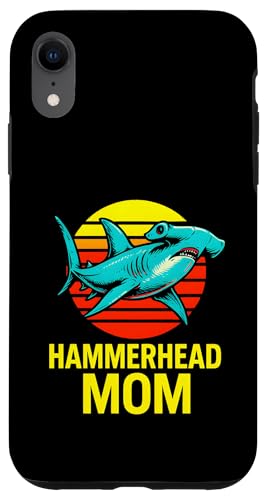 Hammerhead Mom Surfs Up Damen Ocean Hülle für iPhone XR Hammerhead Mom Surfs Up Damen Ocean Hülle für iPhone XR von Hammerhead Harmony - Surf's Up Shark Apparel