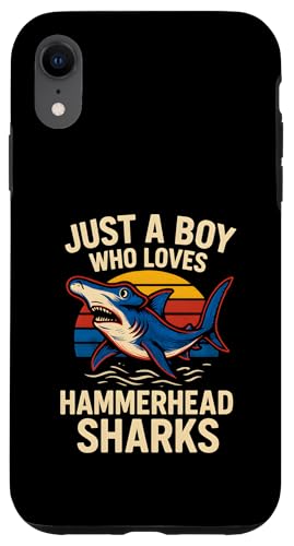 Junge, der Hammerhaie liebt, Shark, Meer, Spaß für Kinder Hülle für iPhone XR Junge, der Hammerhaie liebt, Shark, Meer, Spaß für Kinder Hülle für iPhone XR von Hammerhead Harmony - Surf's Up Shark Apparel