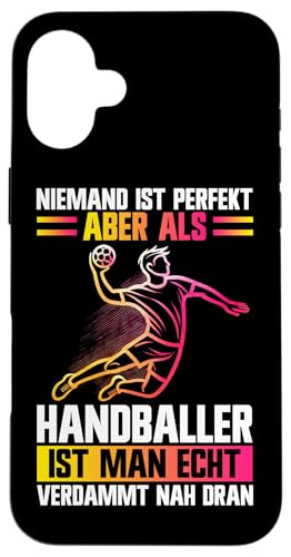 Niemand Ist Perfekt Handballer Ist Man Echt Verdammt Dran Hülle für iPhone 16 Plus Niemand Ist Perfekt Handballer Ist Man Echt Verdammt Dran Hülle für iPhone 16 Plus von Handball Team Handballer Sport Handball Fans