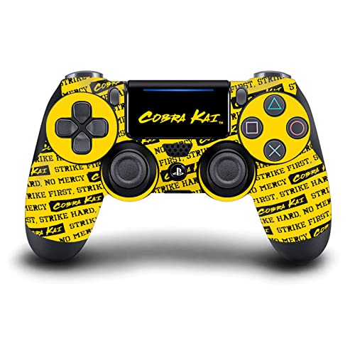 Head Case Designs Offizielle Cobra Kai Logo Ikonisch Vinyl Haut Gaming Aufkleber Abziehbild Abdeckung kompatibel mit Sony Playstation 4 PS4 DualShock 4 Controller Head Case Designs Offizielle Cobra Kai Logo Ikonisch Vinyl Haut Gaming Aufkleber Abziehbild Abdeckung kompatibel mit Sony Playstation 4 PS4 DualShock 4 Controller von Head Case Designs