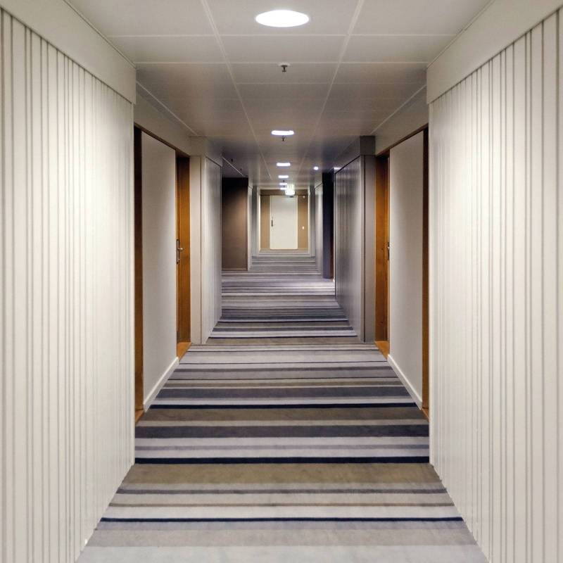 LED-Leuchte FR 65/205 An-/Einbau, chrom, 2.700K von Hera