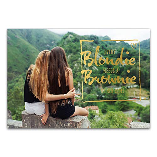 Him & I® - Postkarte mit Spruch - Every blondie needs a brownie by her side - Maße: 11,5 cm x 16,5 cm von Him & I