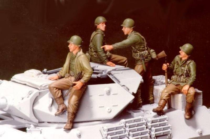 U.S. M10 Tank Infantry- 4 Fig. Pick Up von Hobby Fan